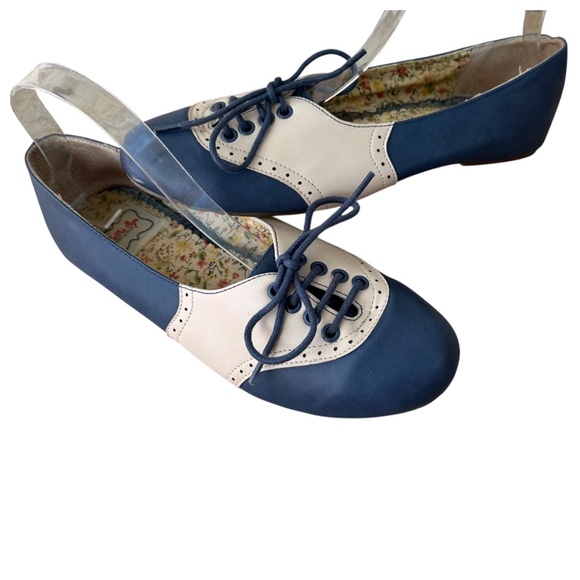 Bettie Page By Ellie Sz 9 Oxford Flats Saddle Shoes Blue Ivory Retro 50s Look - Picture 1 of 8
